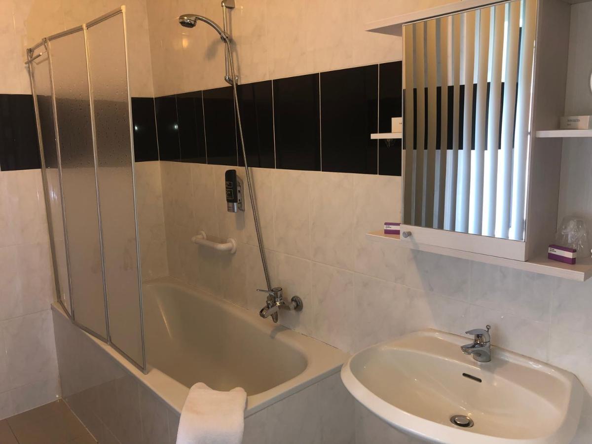 Astoria Hotel هيمباخ المظهر الخارجي الصورة